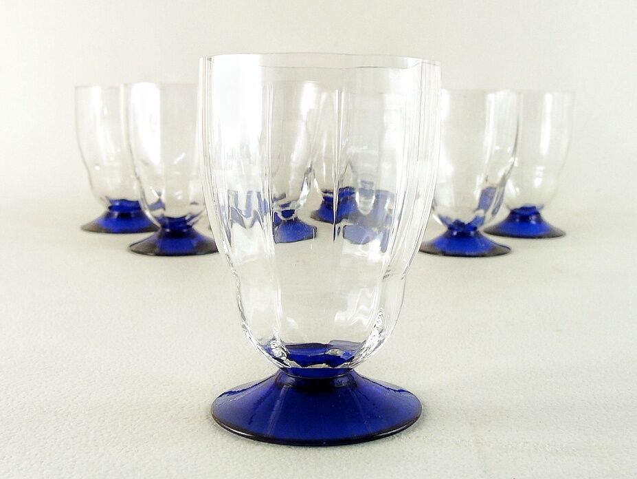 8 1930 glasses blue feet