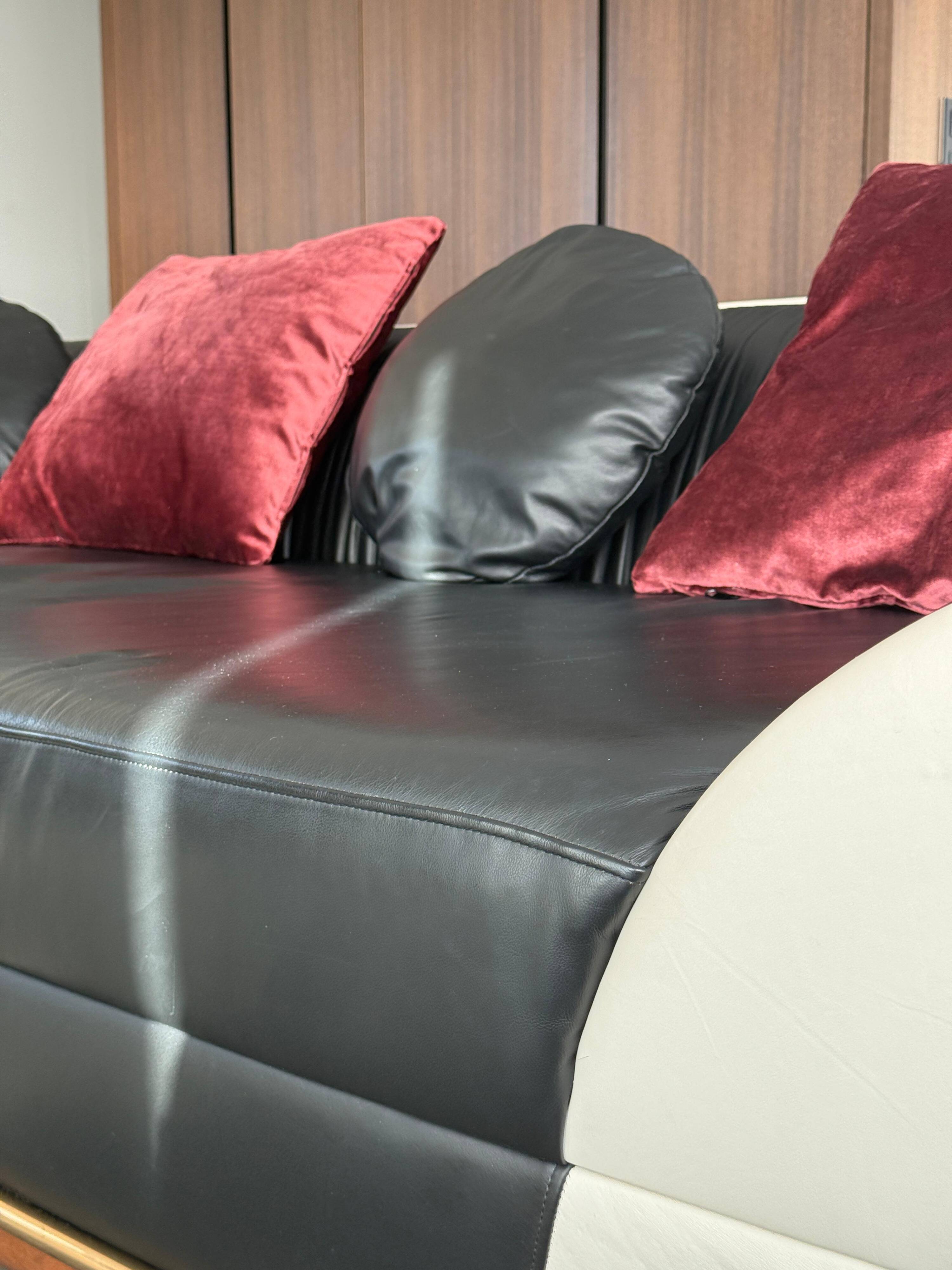 Leather sofa - Alma de Luce