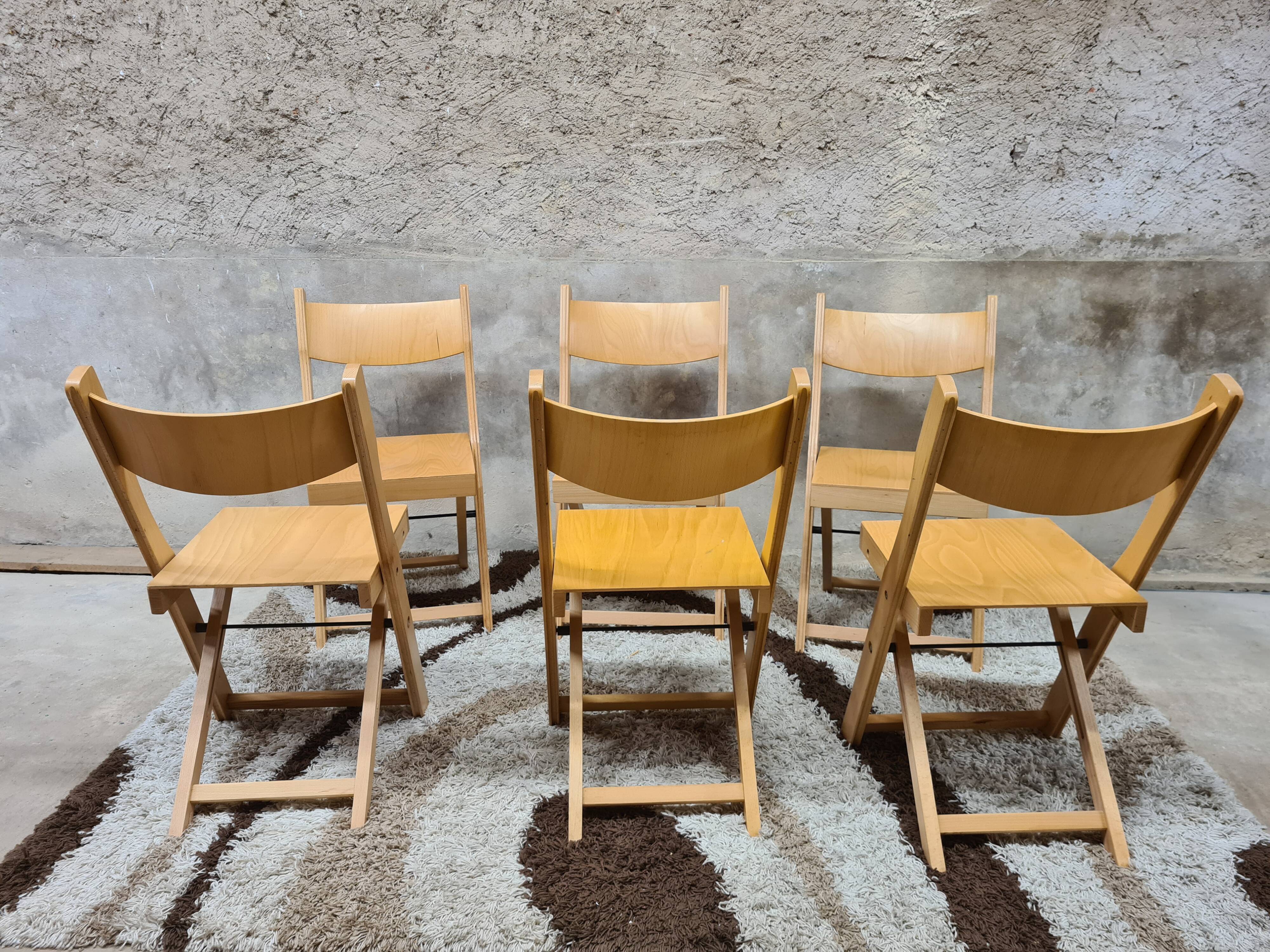 Set of 6 folding chairs blond wood