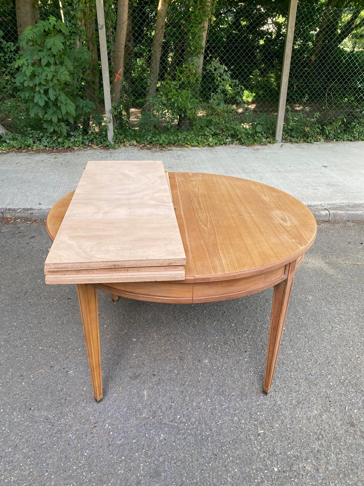Louis XVI round extendable dining table renovated 230cm 19th century