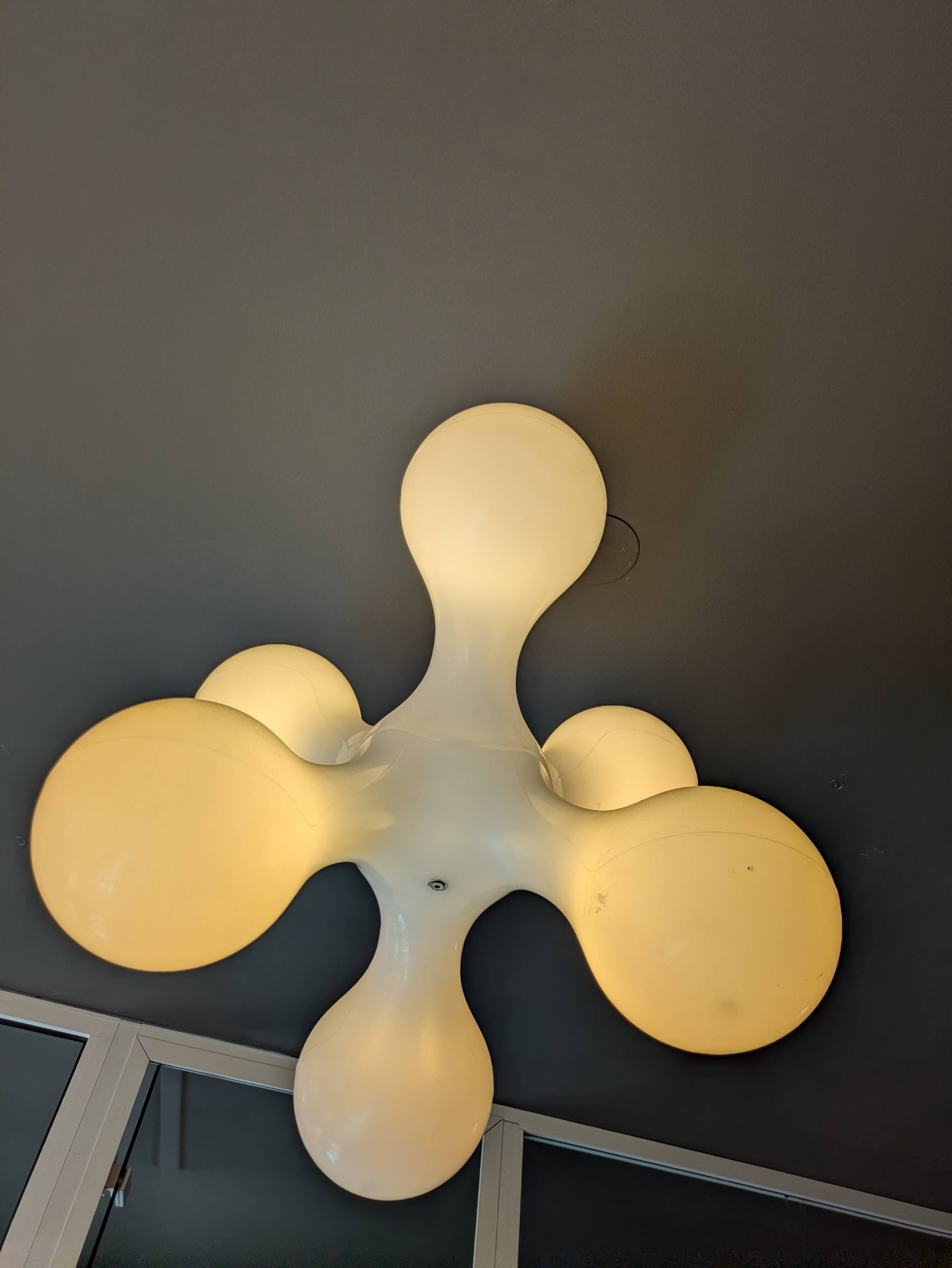 lampe atomium