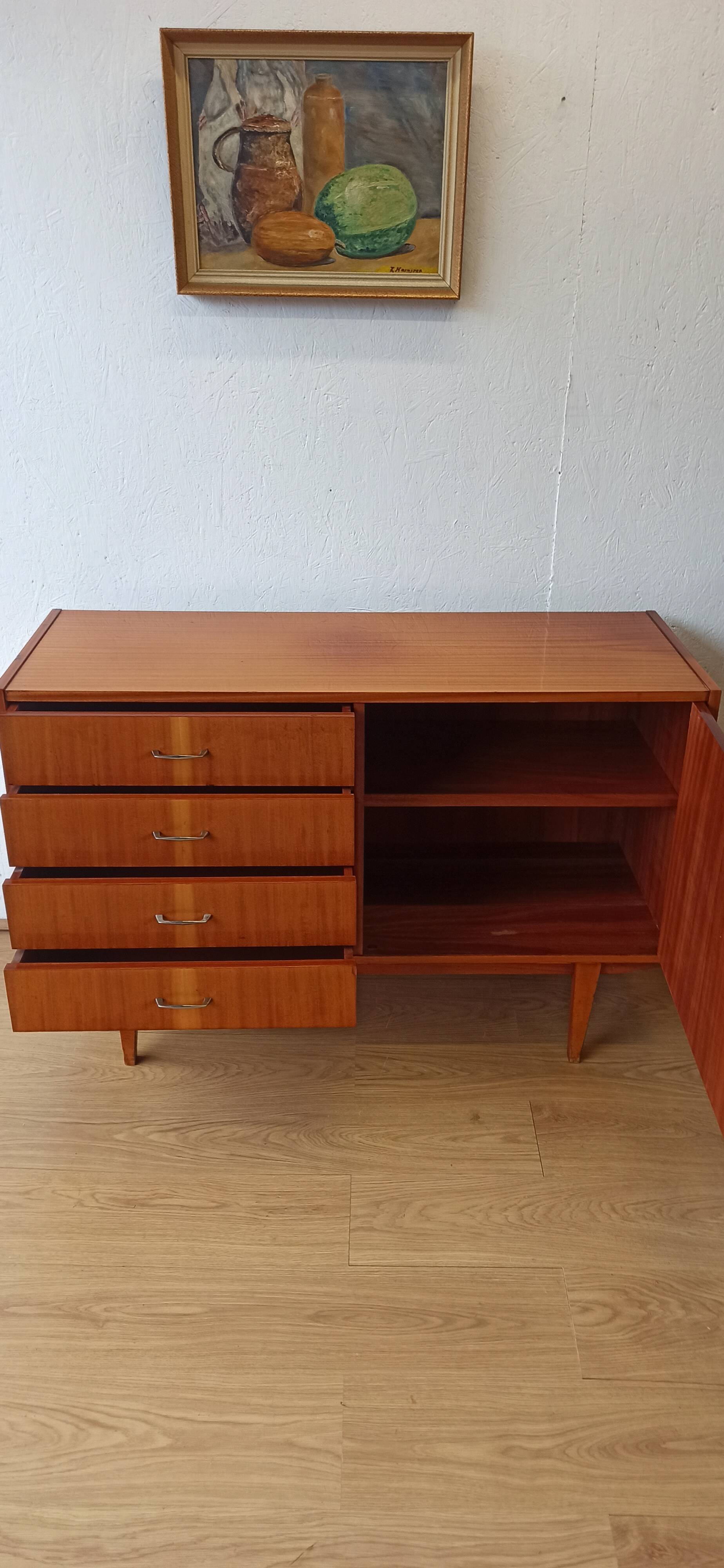 Buffet moderniste, années 1970