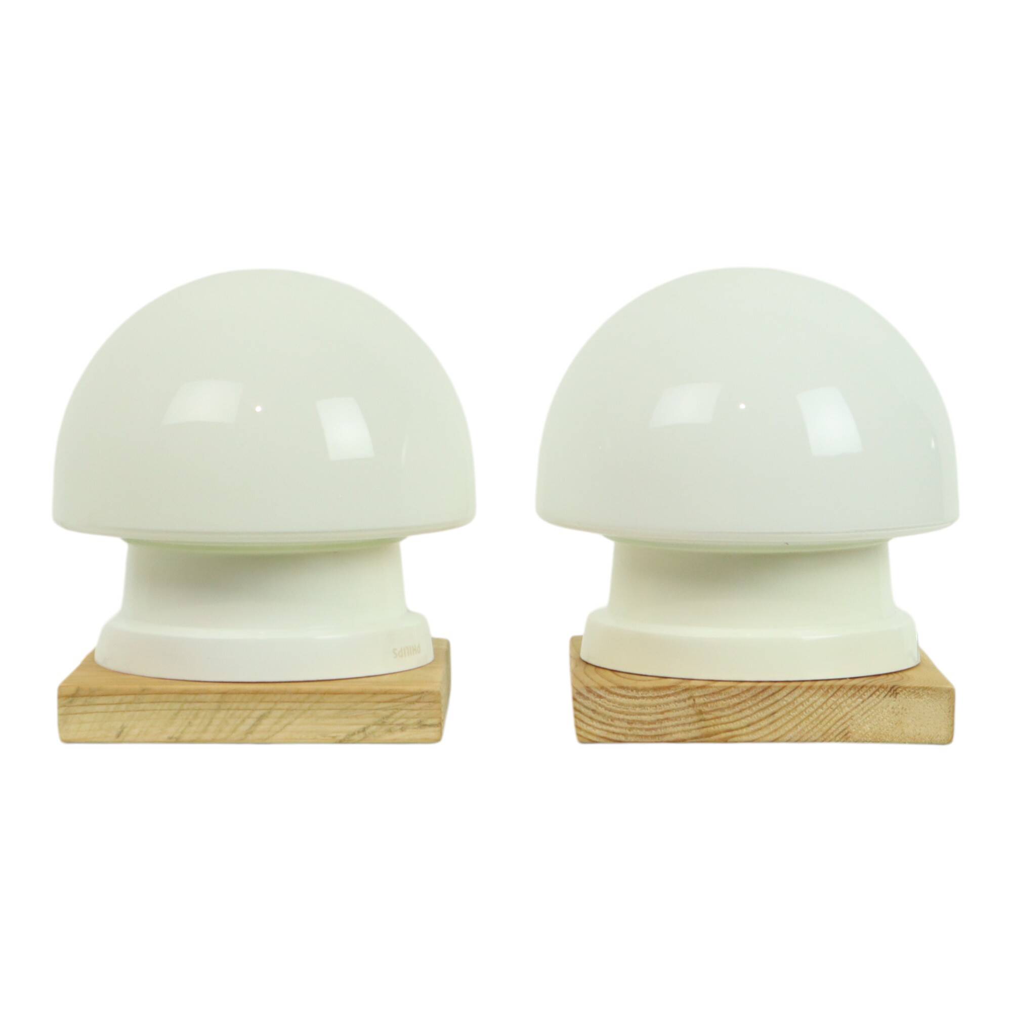 Paire de Lampes de Nuit Champignons Opaline Vintage