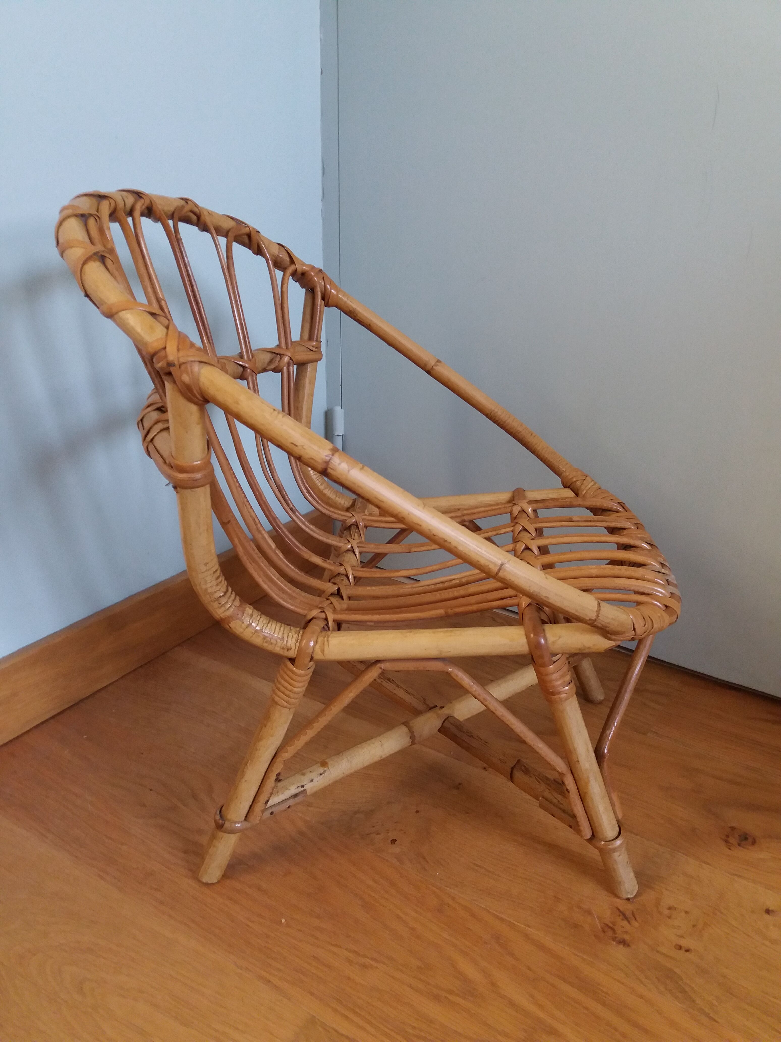 Children's armchair shell basket wicker rattan