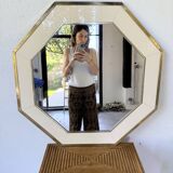 Octagonal mirror in white lacquer with brass surround