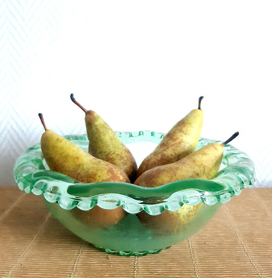 Art Deco cut crystals of Avens