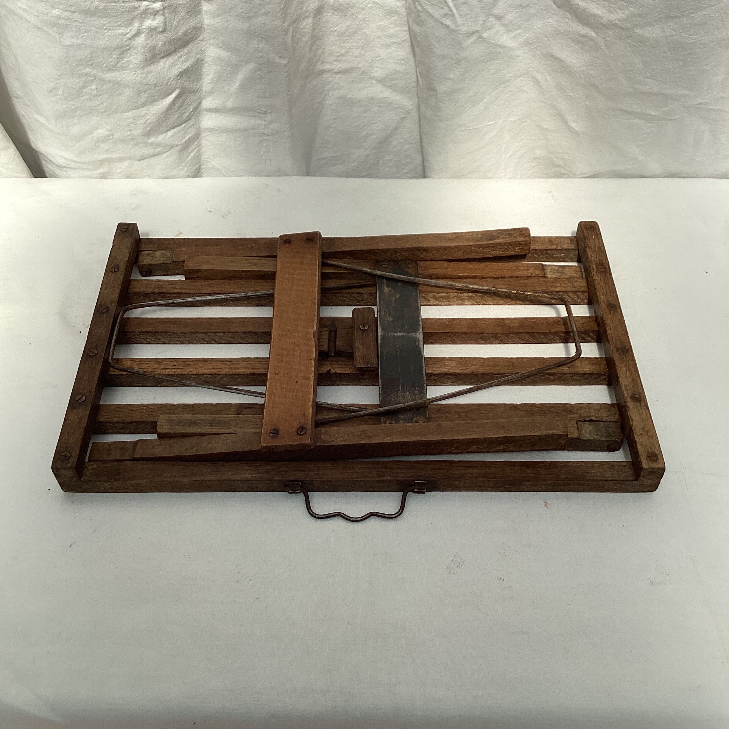 Small folding table in vintage oak wood dimension: H-34cm-L-42cm- Pr-26cm-