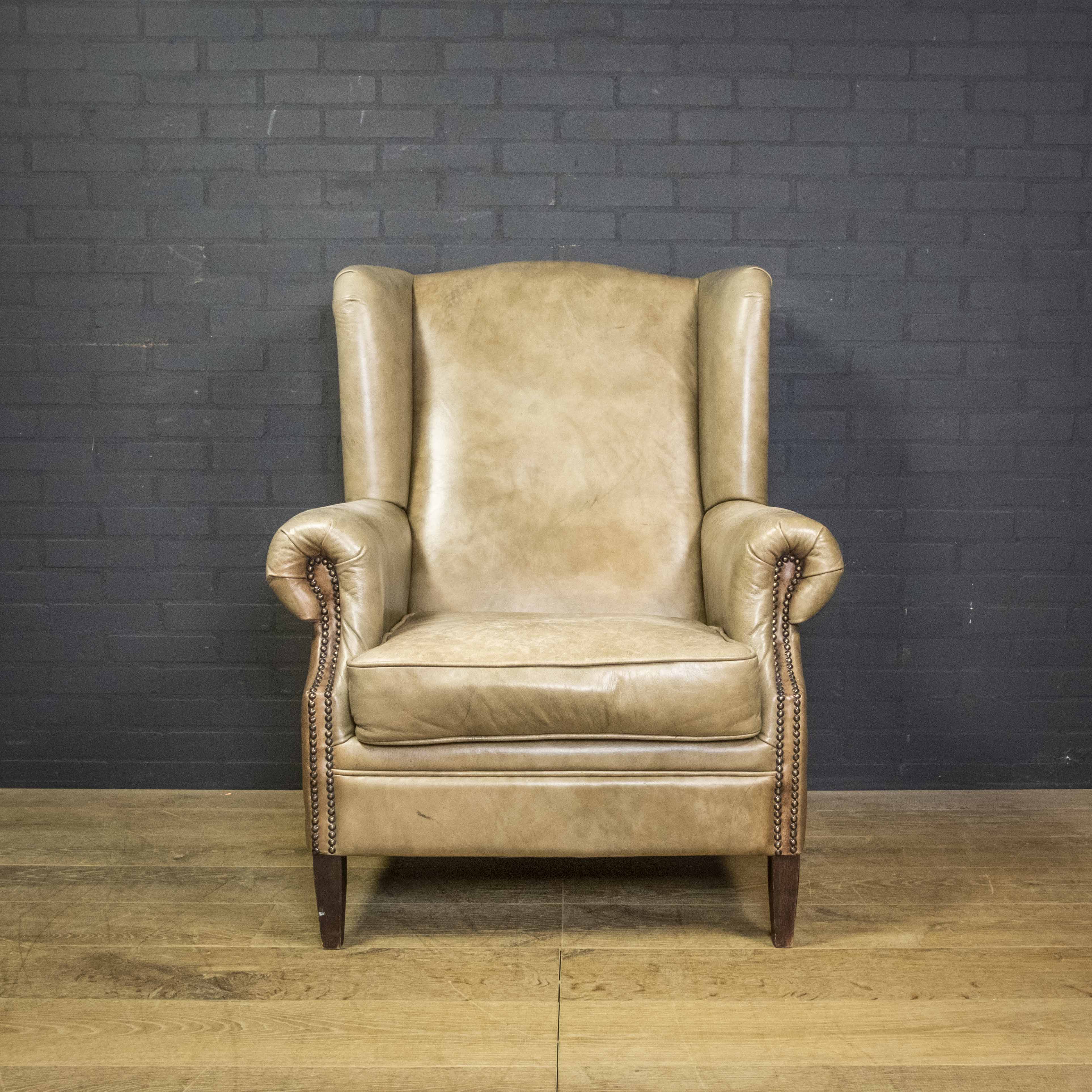 Vintage wingchair Dutch Sheepskin (cuir de mouton)