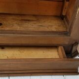 Showcase wooden hanging