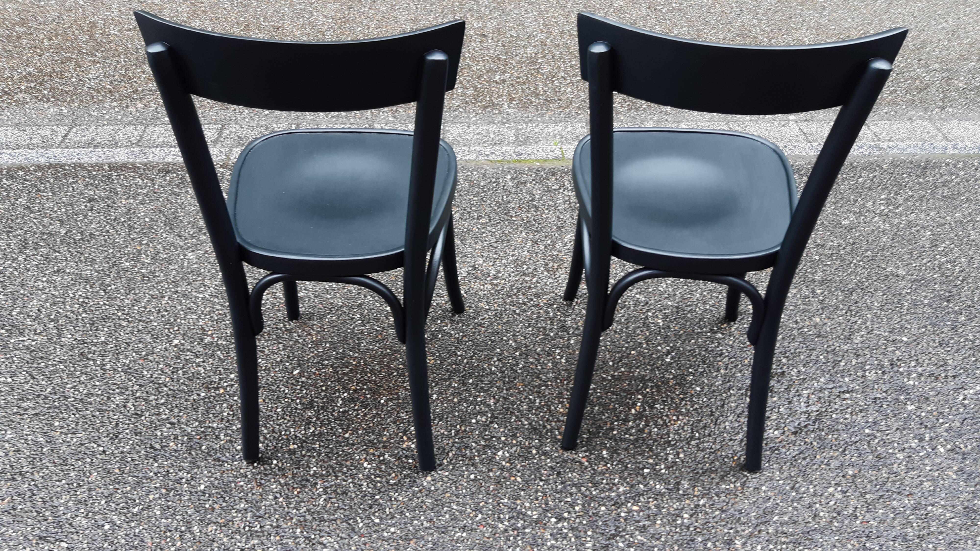 Set of 2 vintage bistro chairs
