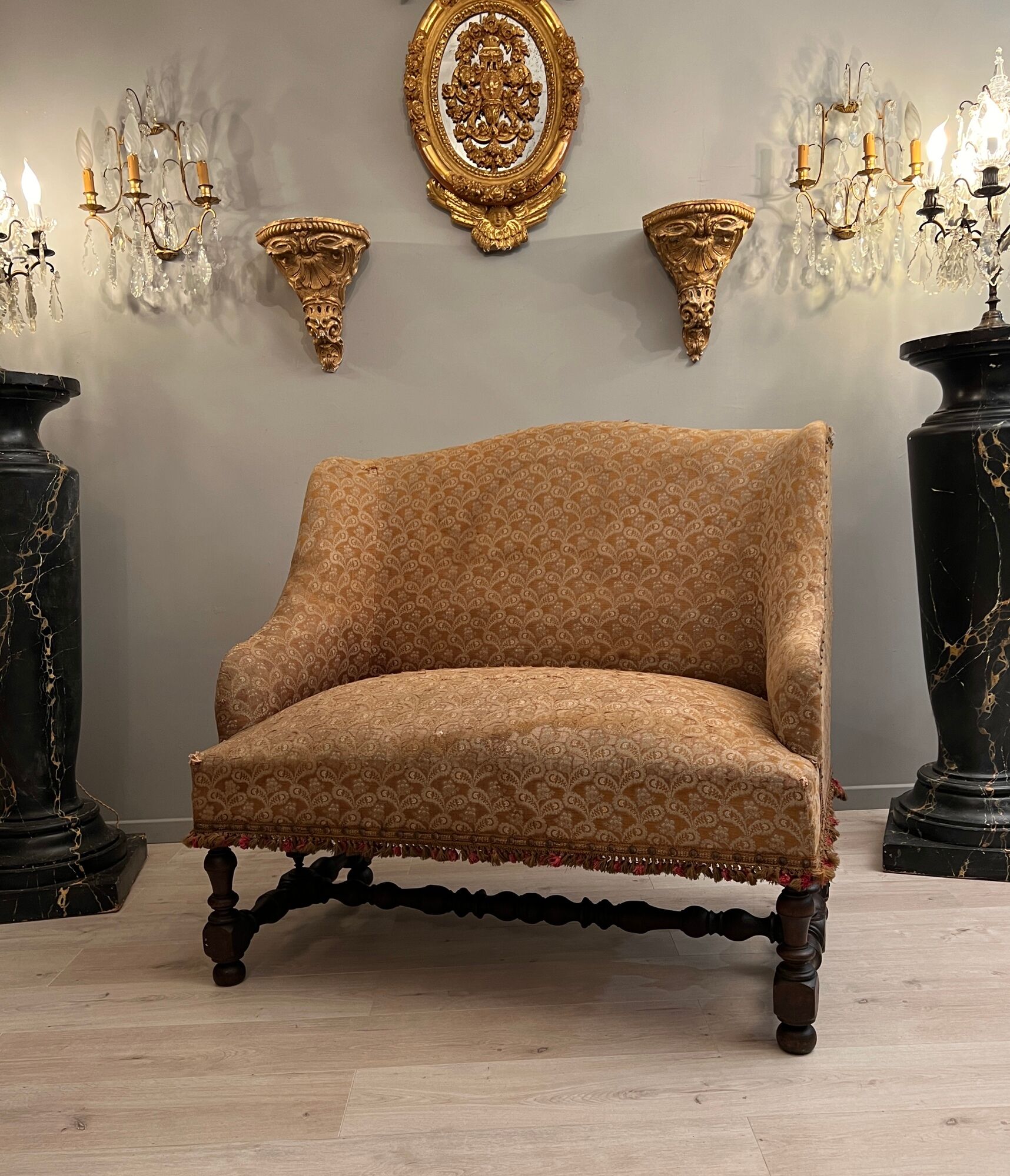 Walnut bench of louis xiii xviith period
