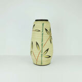 Vase manufactured by josef duck hillscheid model 49/40