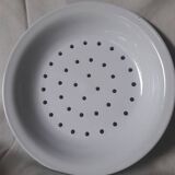 White porcelain drainer and dish