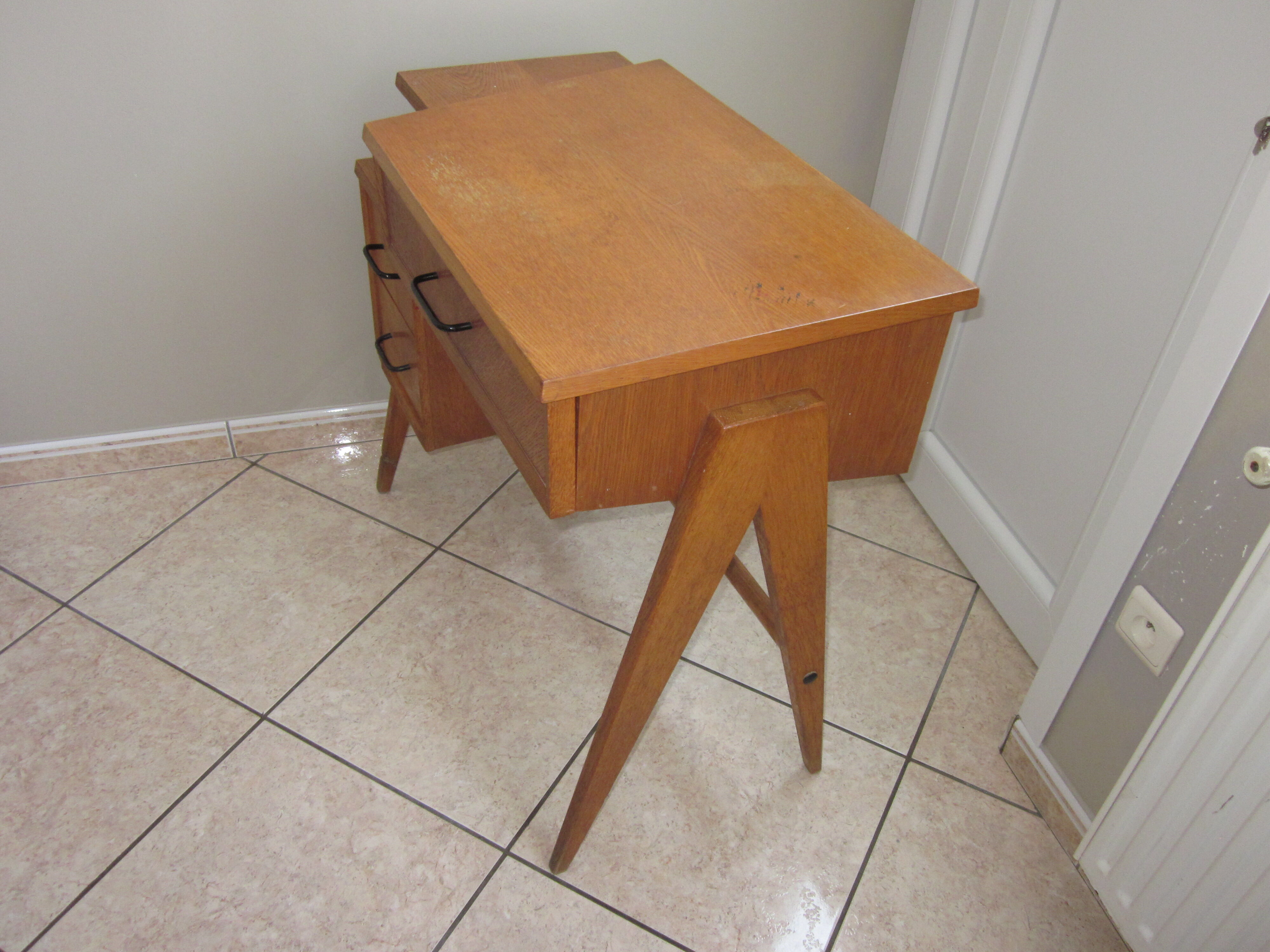 Desk vintage feet compass