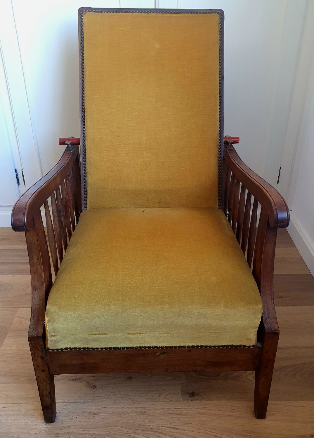 Velvet deck chair