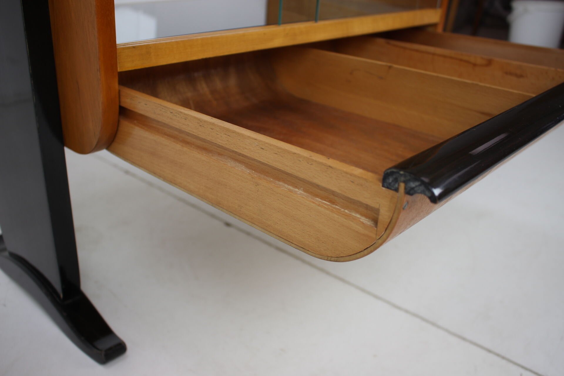 Art deco bar designed by Jindřich Halabala, 1930