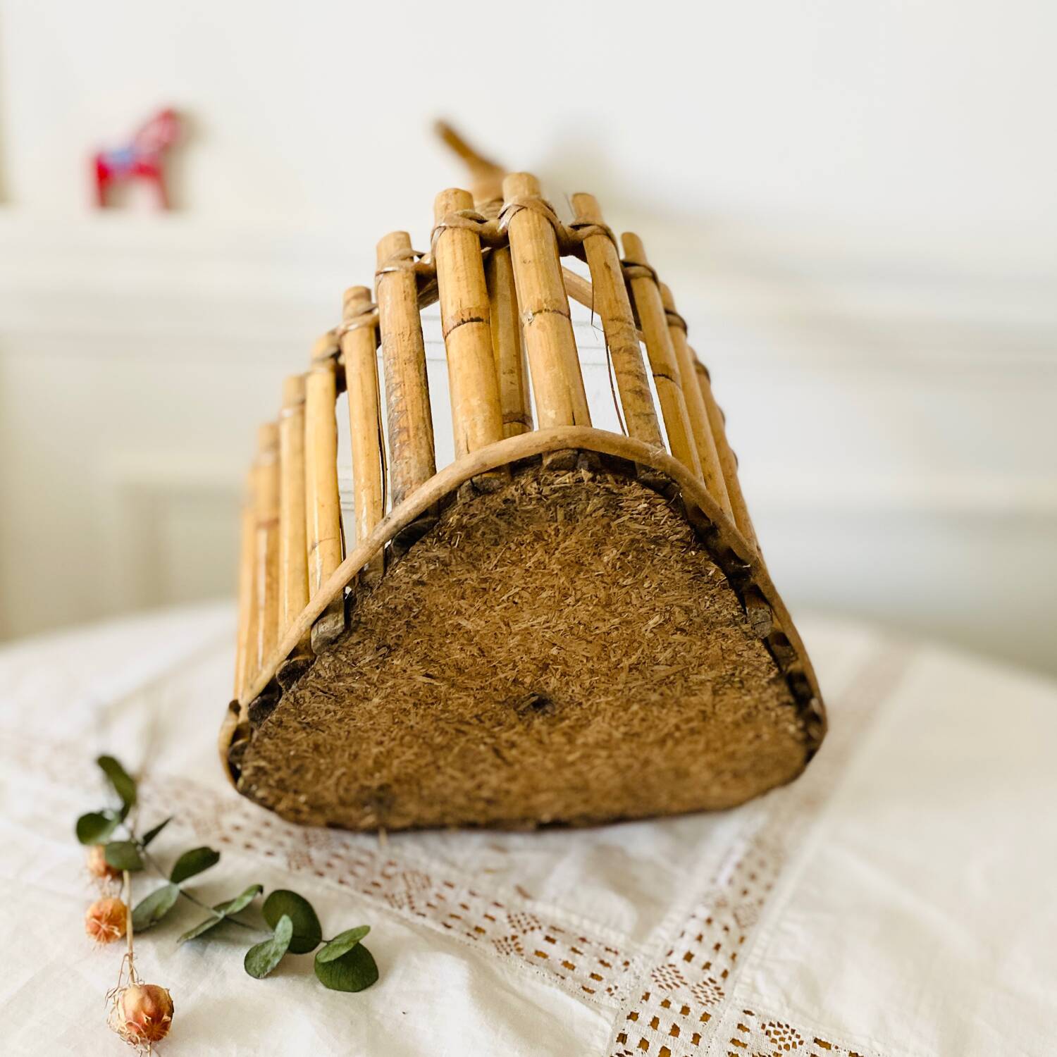 Bamboo rattan bottle holder