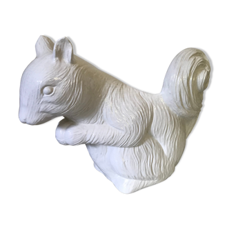 Cracked ceramic zoomorphic pot cache