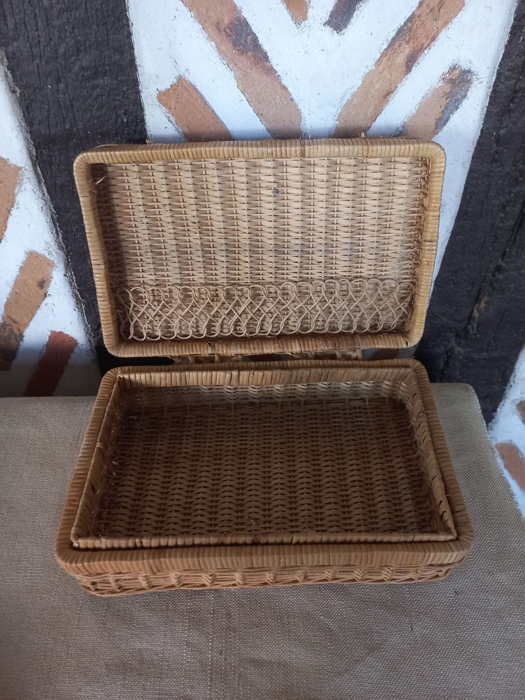 Braided wicker box