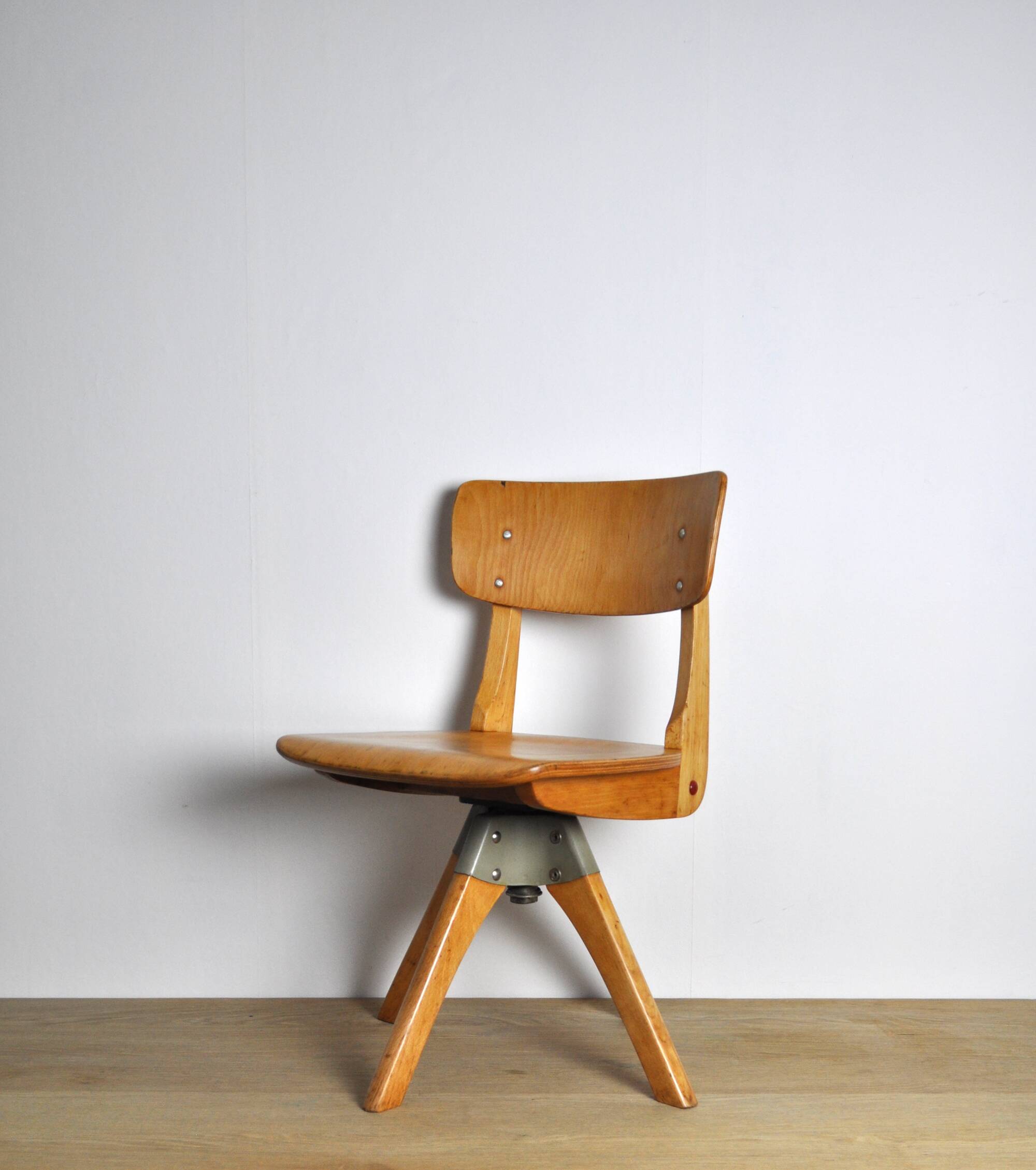 Mid-Century Modern Childrens Swivel Chair by Casala