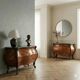 Paire de commodes anciennes style baroque en noyer XIXe siècle
