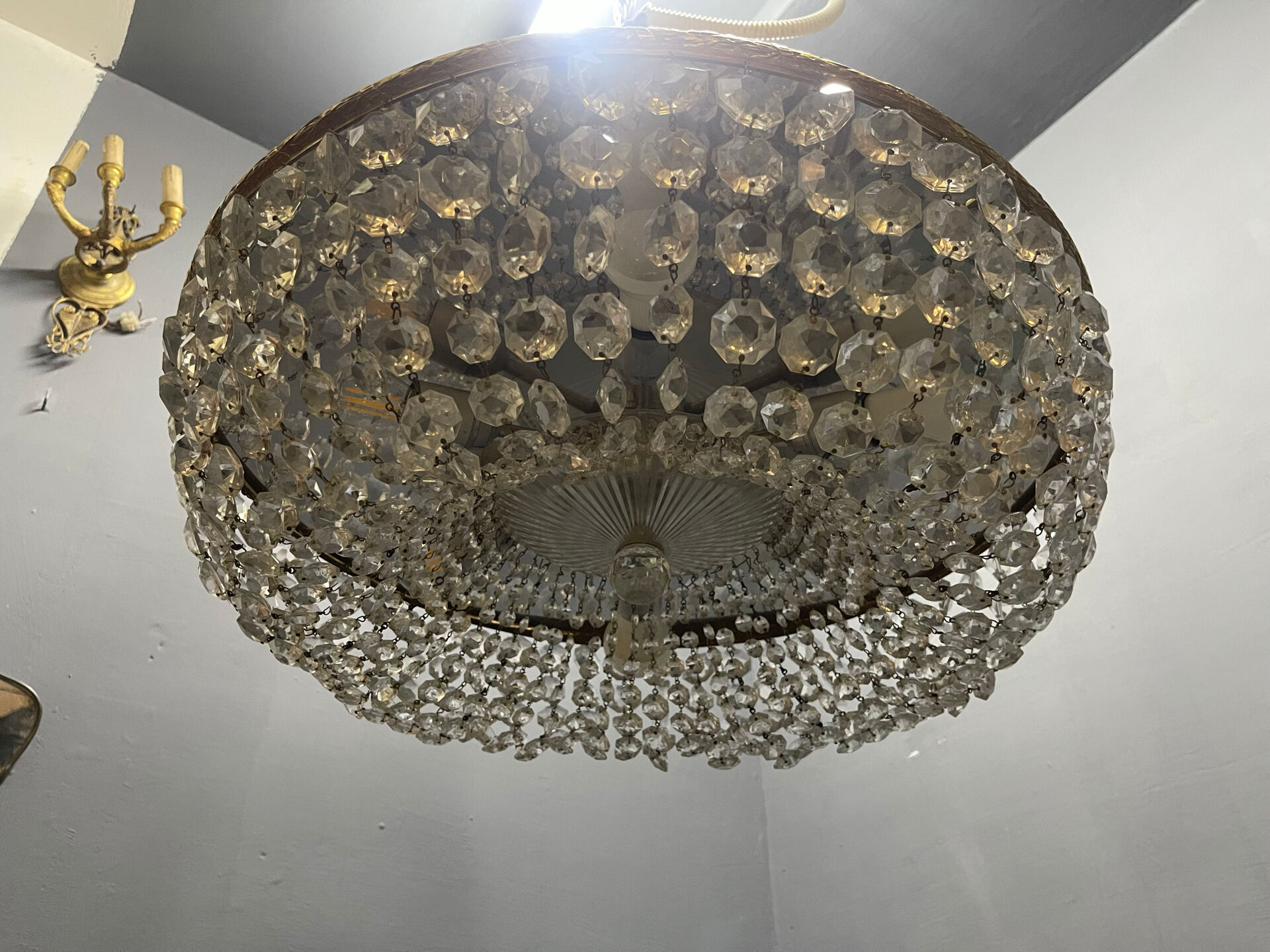 Chandelier en cristal et laiton italien des années 1960 – 6 lumières