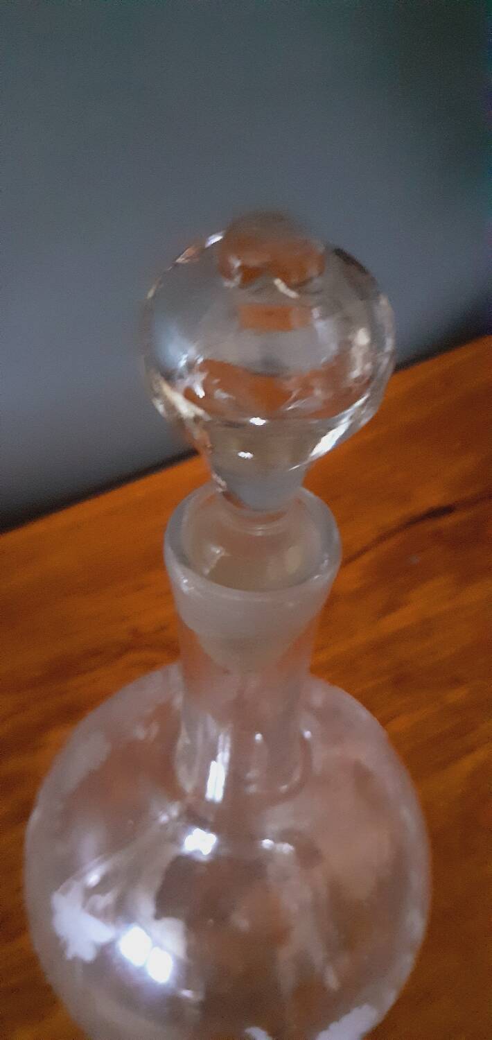 19th century carafe in blown and chiseled glass