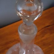 Carafe xixème en verre soufflé et ciselé