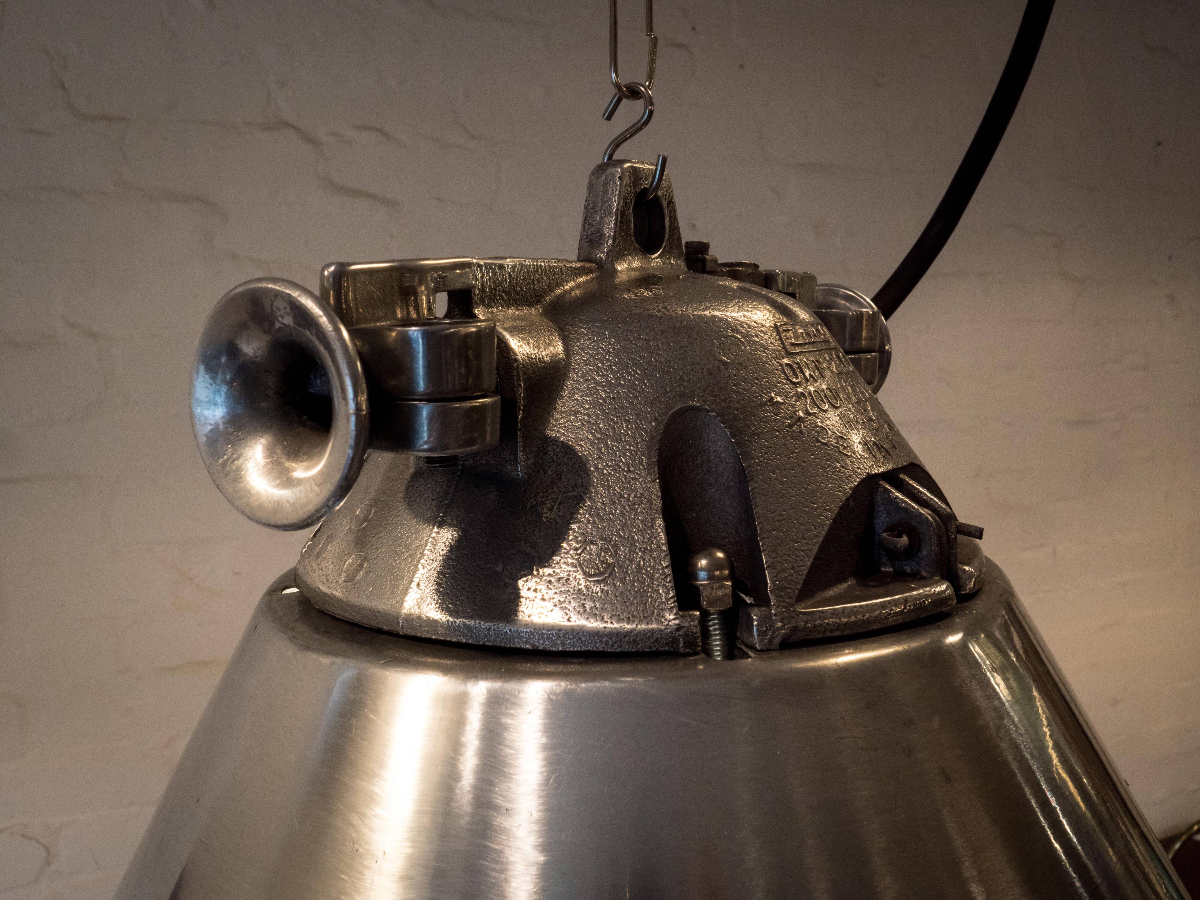 Polnische Industrielampe „Hans“, poliert