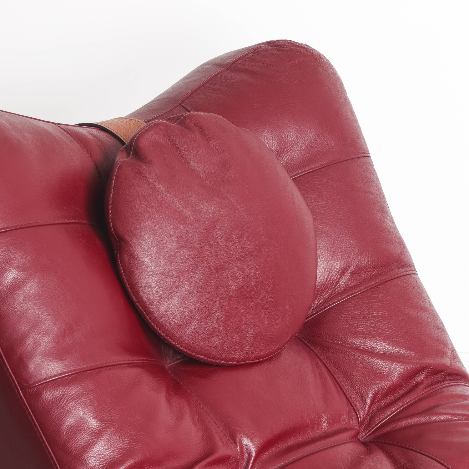Italian leather chaise longue by Contempo