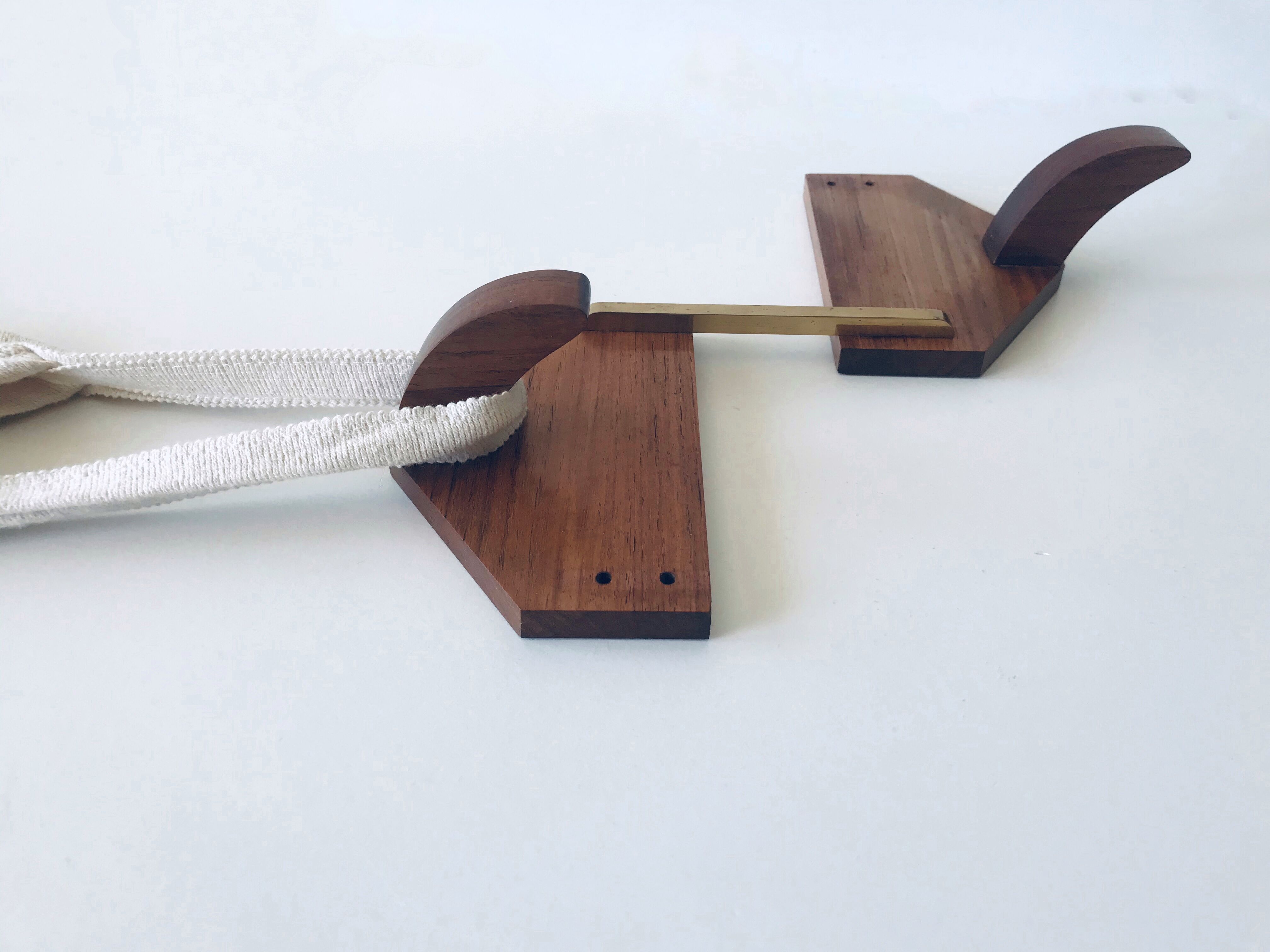 Patère in wood and brass