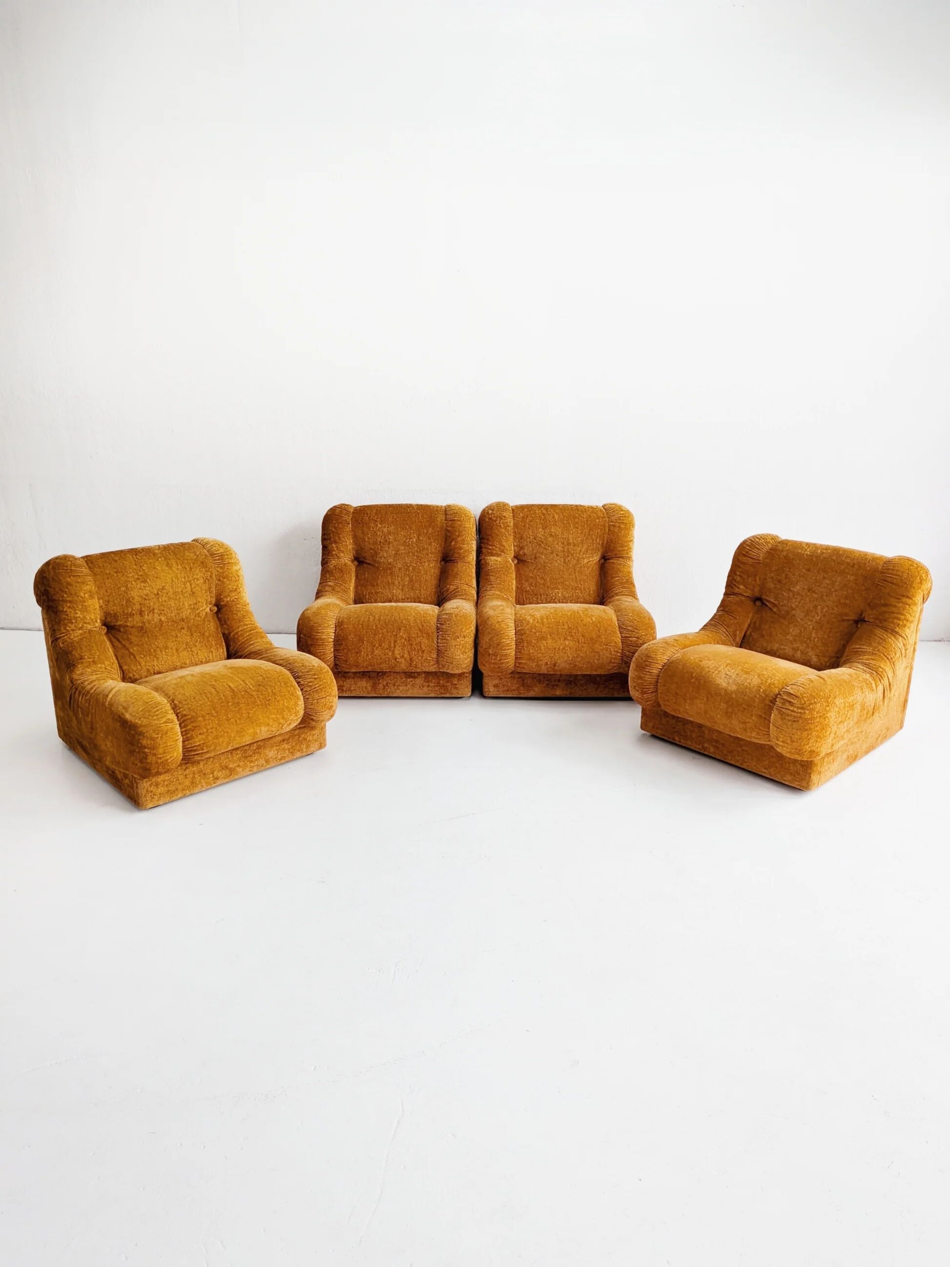 Set of 4 Modular Italian Lounge Chairs 1970s