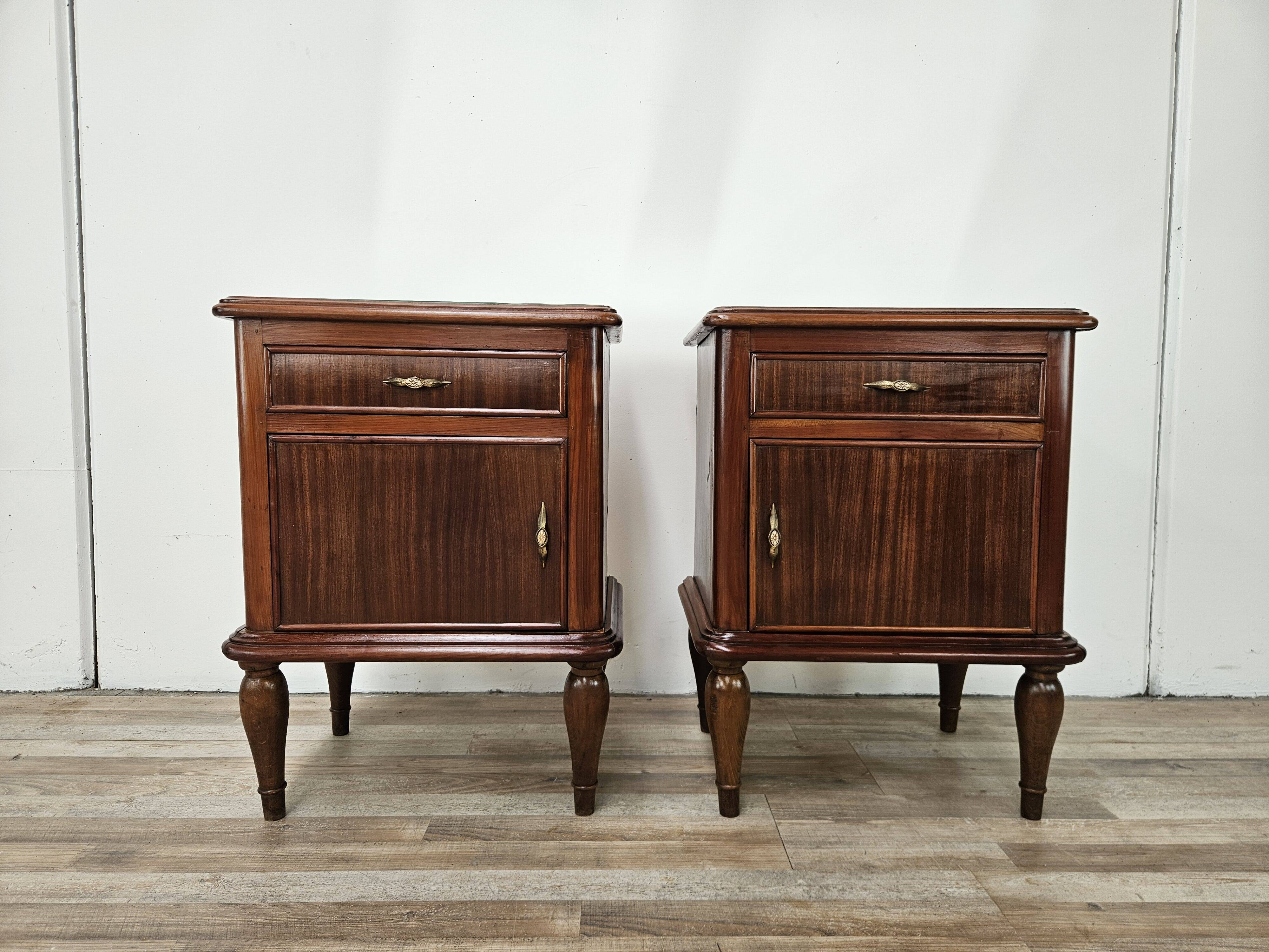Pair of 1950s Art Decò bedside tables with mirrored top