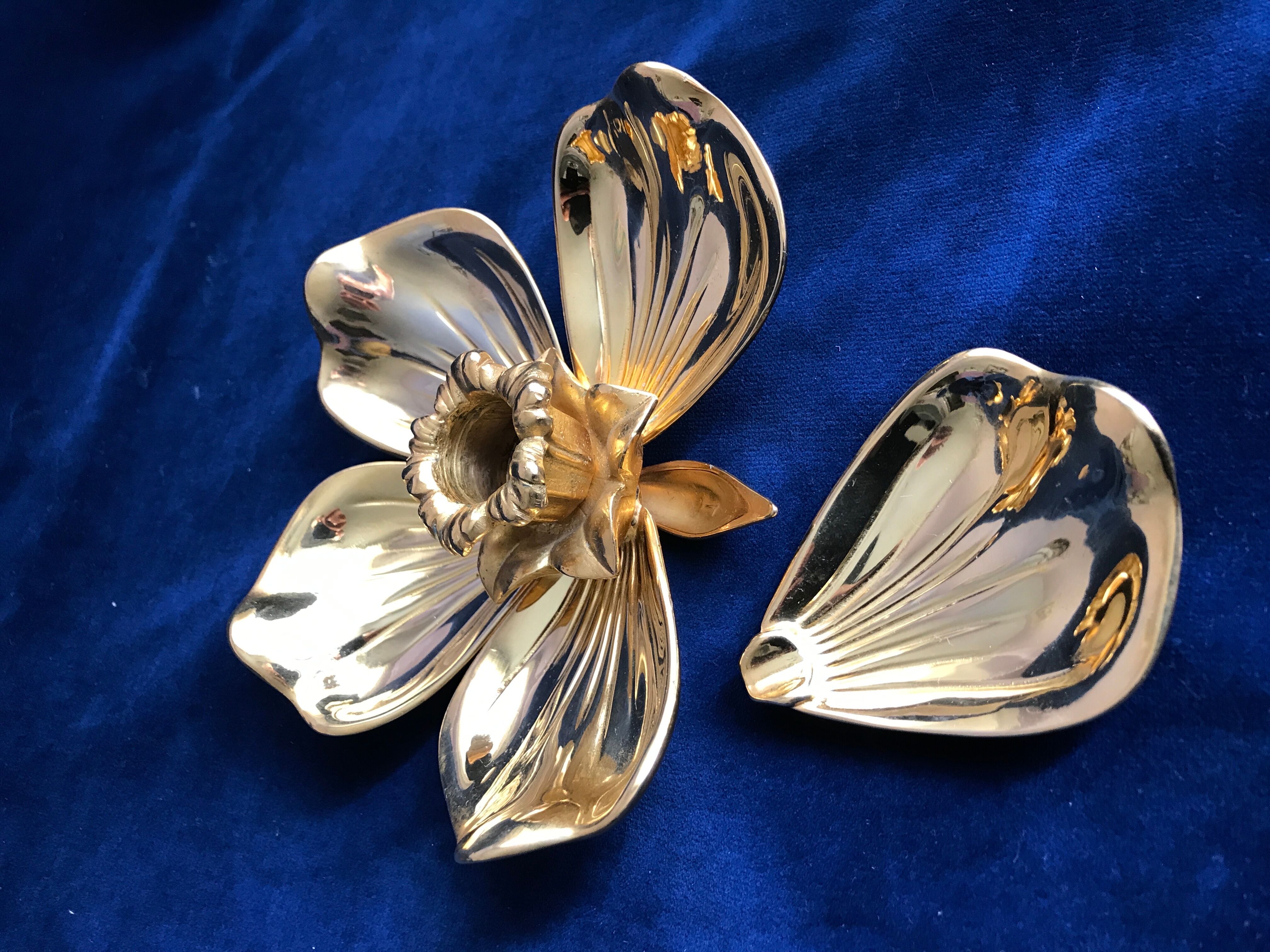 Flower candle holder with 5 ashtrays