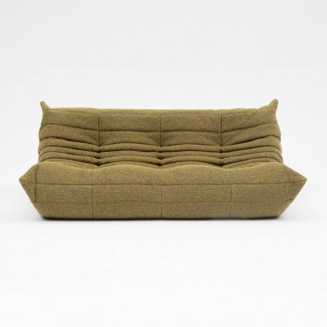 Canapé trois places Togo en bouclé olive par Michel Ducaroy pour Ligne Roset
