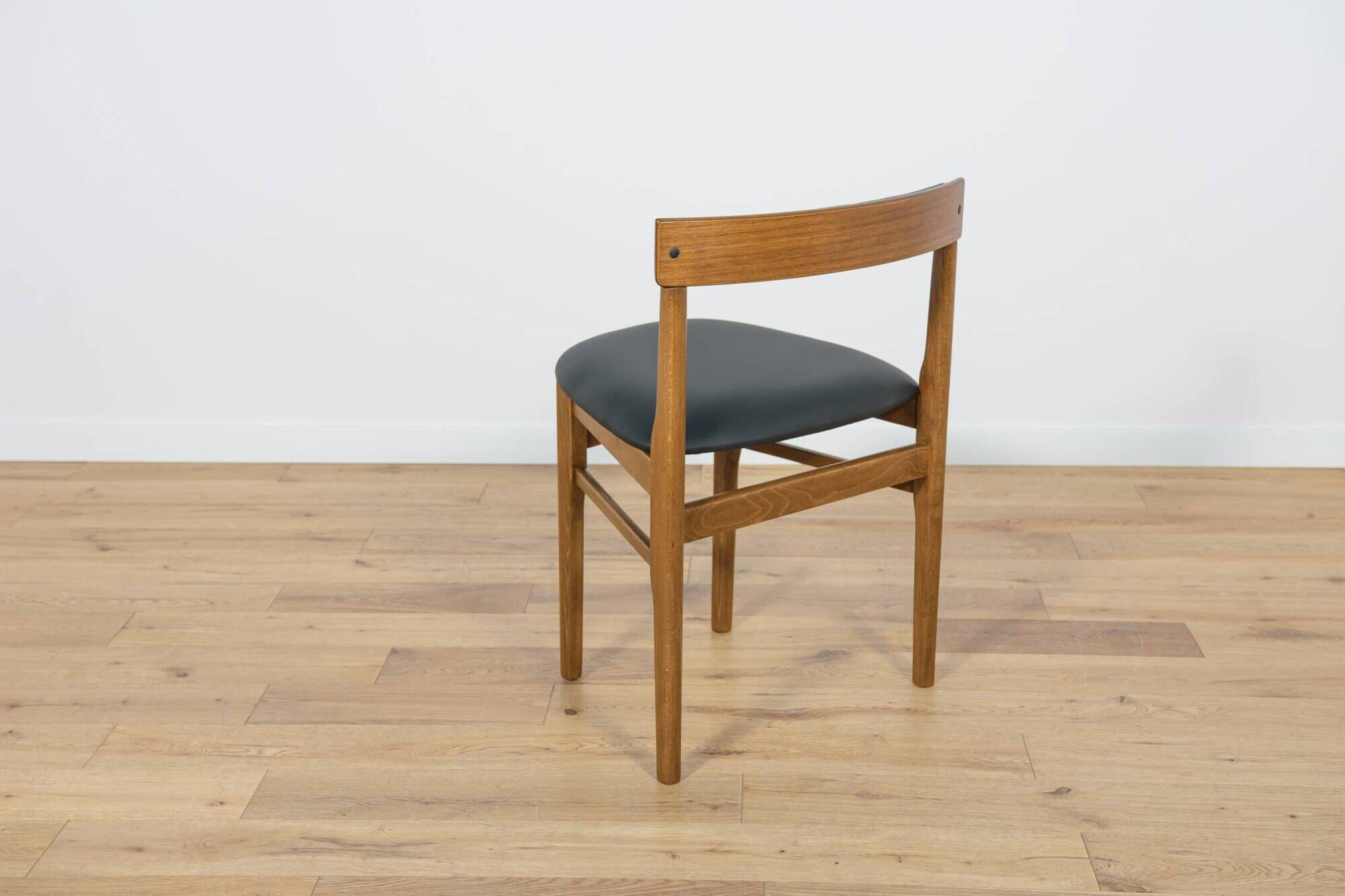 Mid-Century Round Extendable Dining Table and Chairs from McIntosh, 1960s, Set of 5
