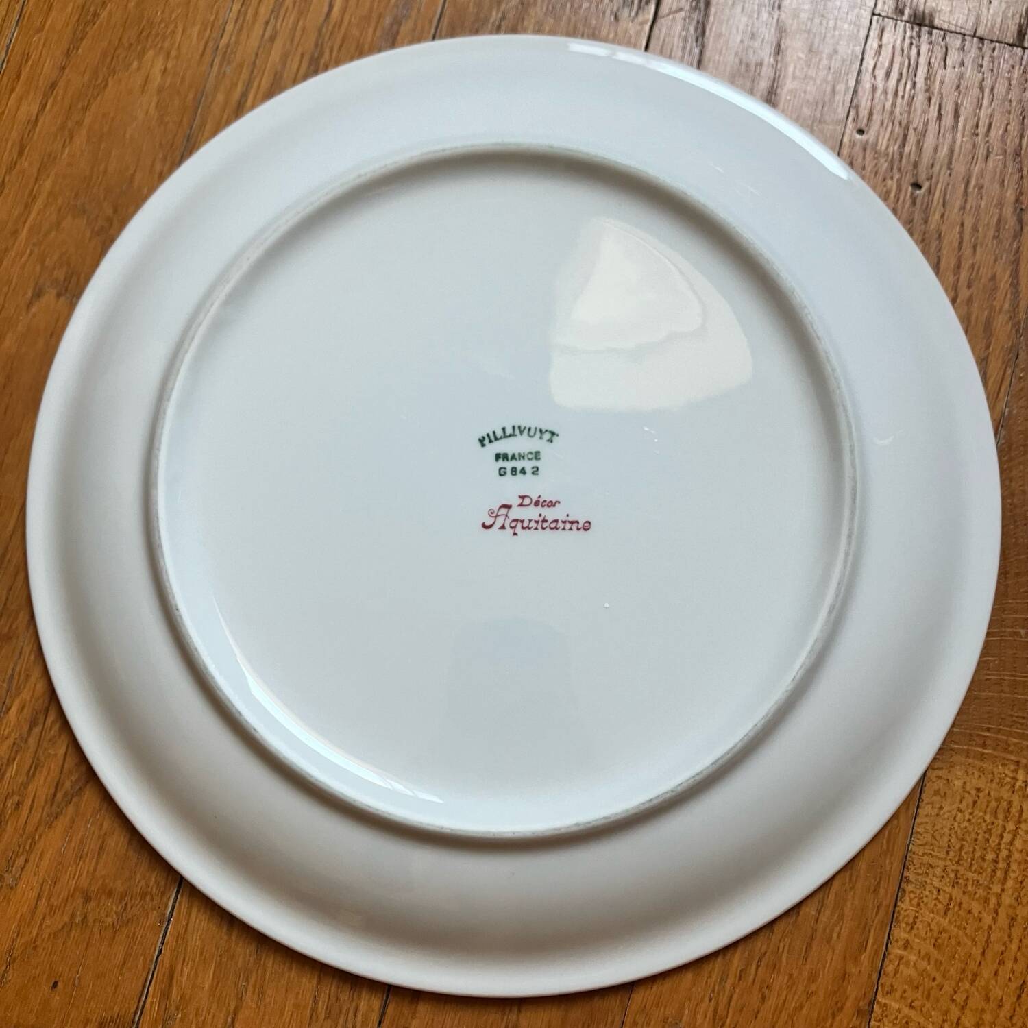 Pillivuyt “Aquitaine” pink dinner plate