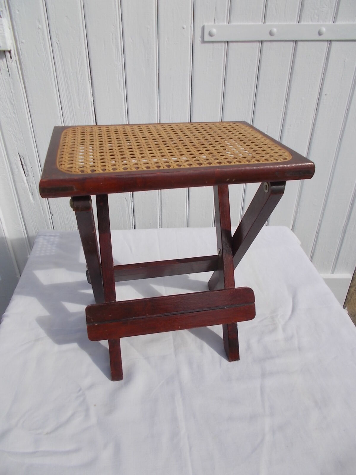 Foldable stool