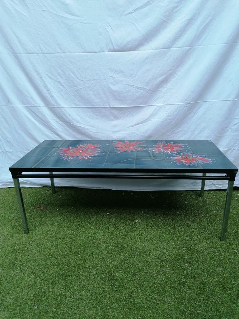 Ceramic coffee table by Adri