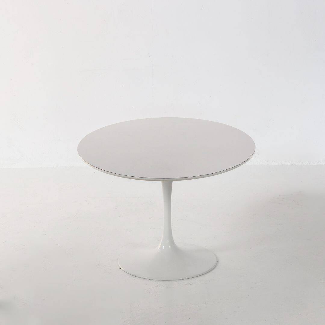 Tulip Coffee Table by Eero Saarinen for Knoll International 1970s