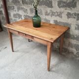 Vintage farm table 4 to 6 people