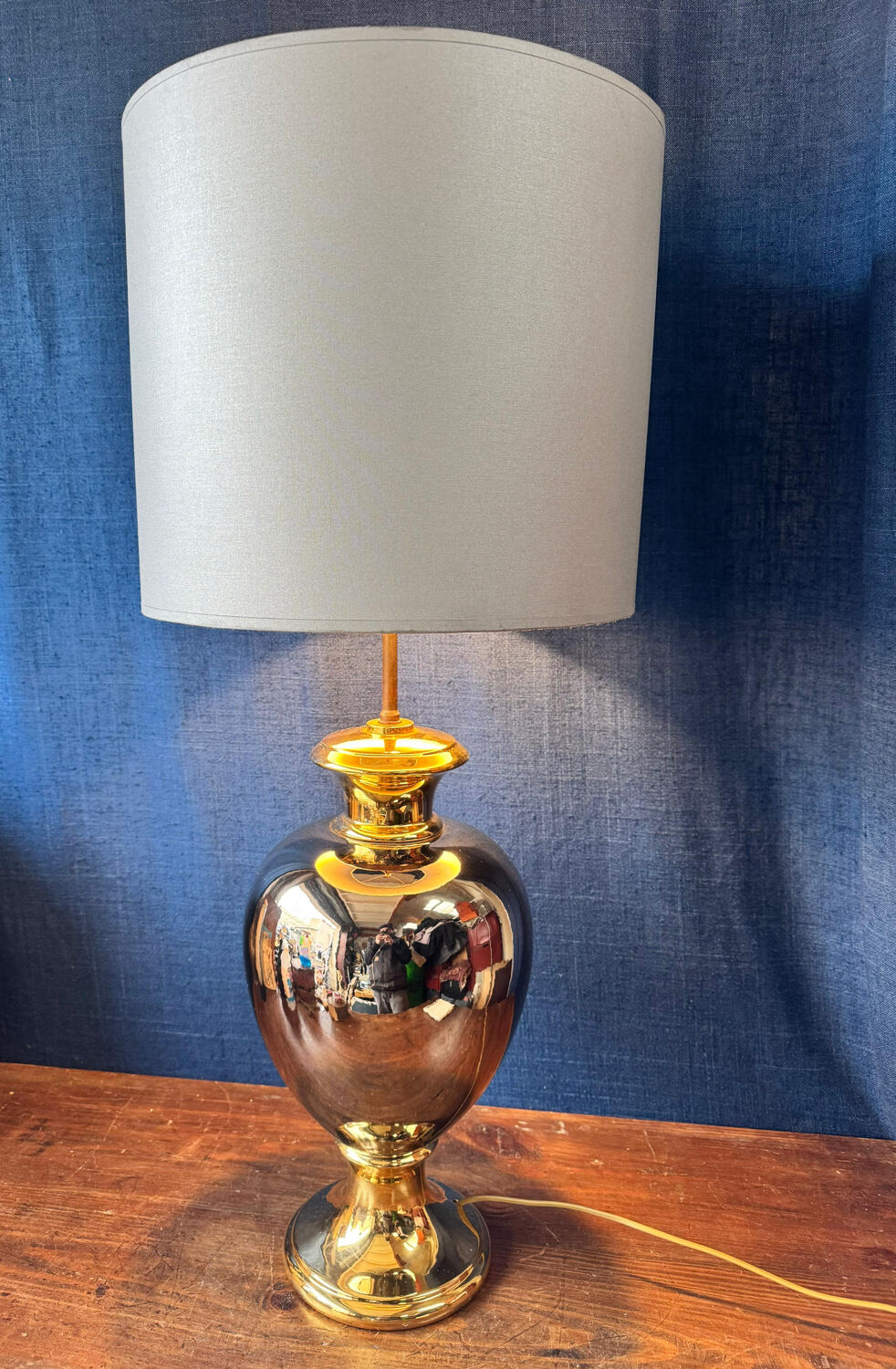 Italian design lamp in silver and gold ceramic. 1970s.