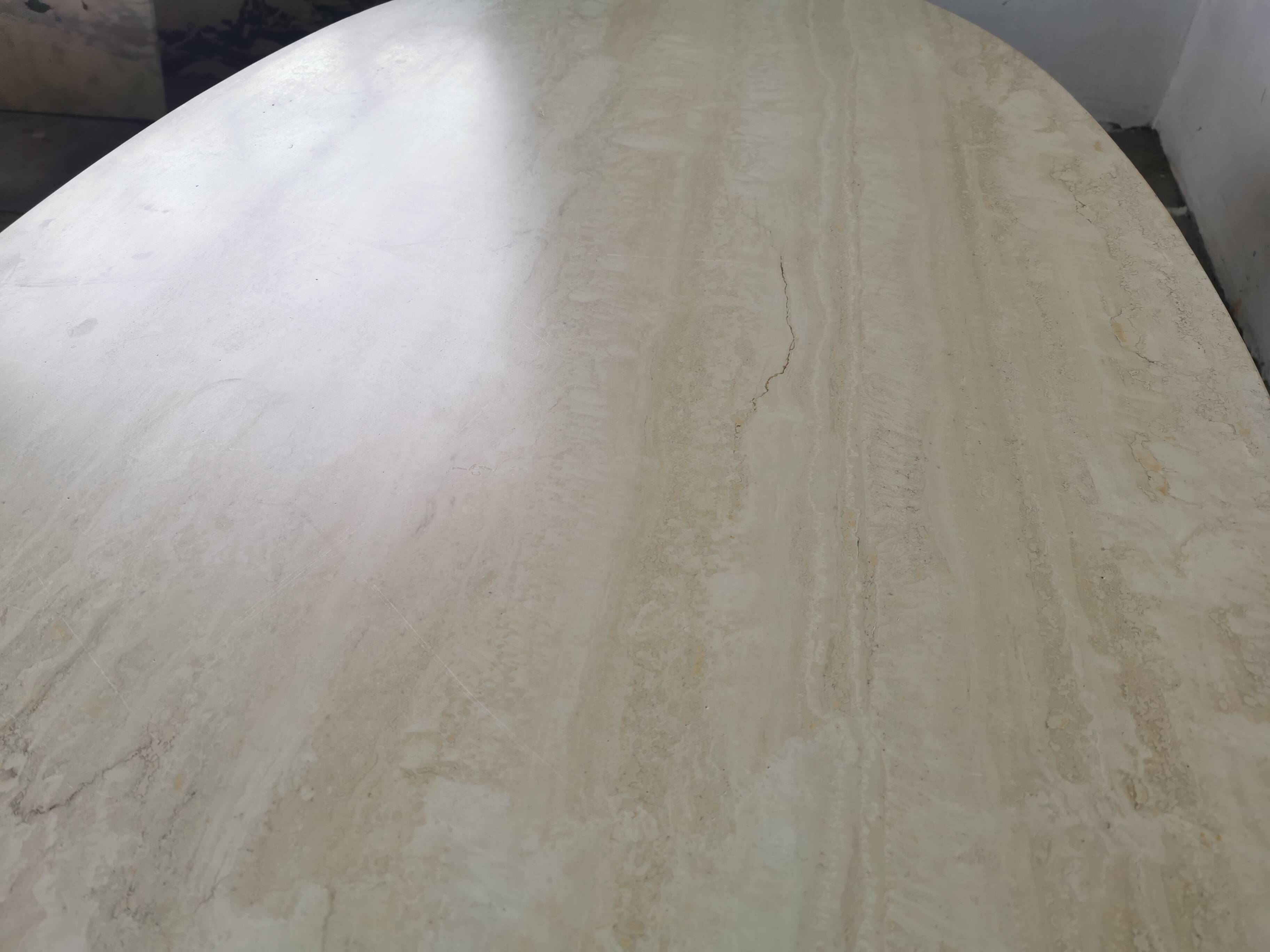 Oval coffee table in travertine, marble from the 70s/80s