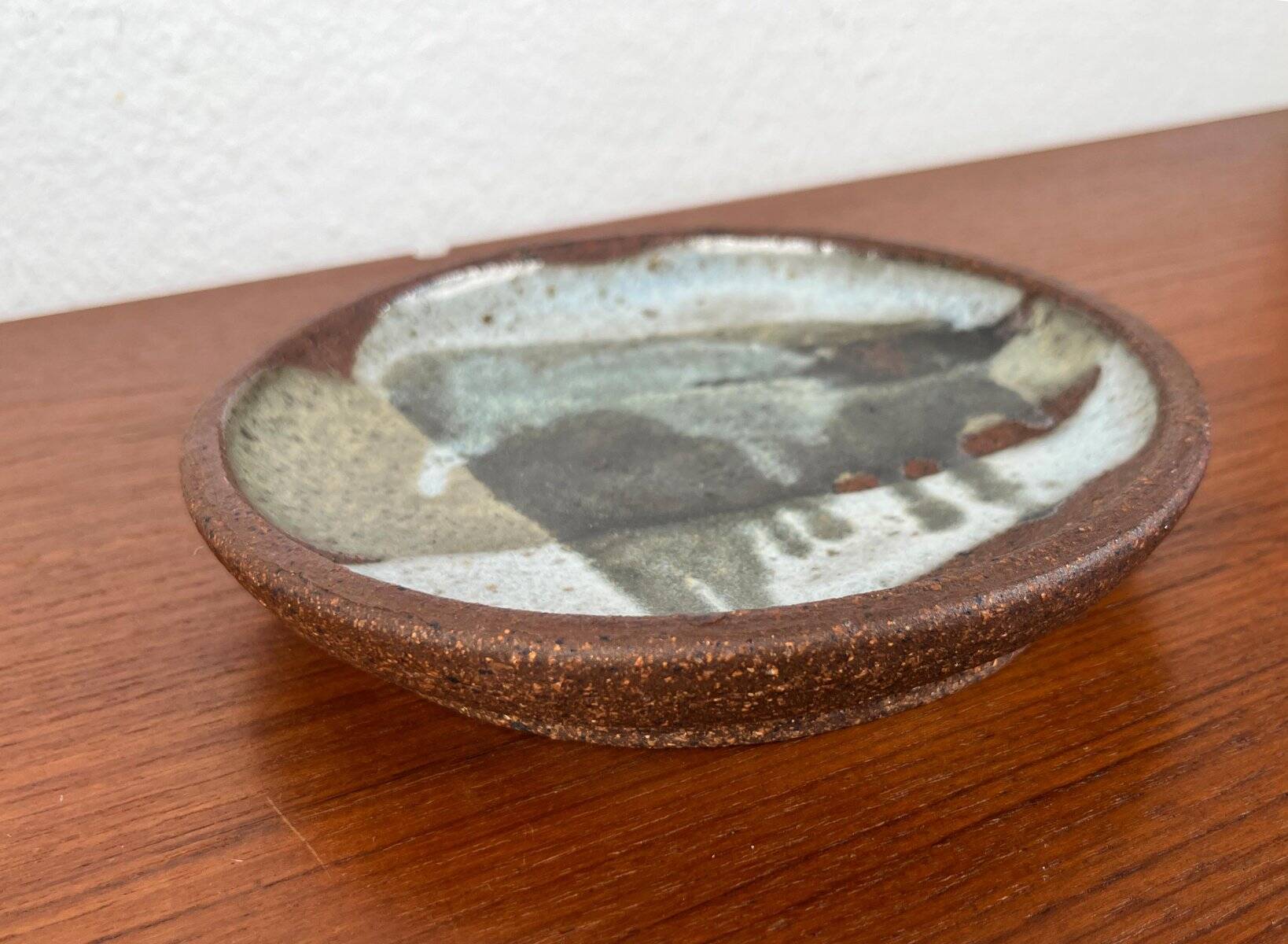 Danish studio pottery bowl from the mid-century by G.P., 1960s.