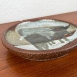 Danish studio pottery bowl from the mid-century by G.P., 1960s.