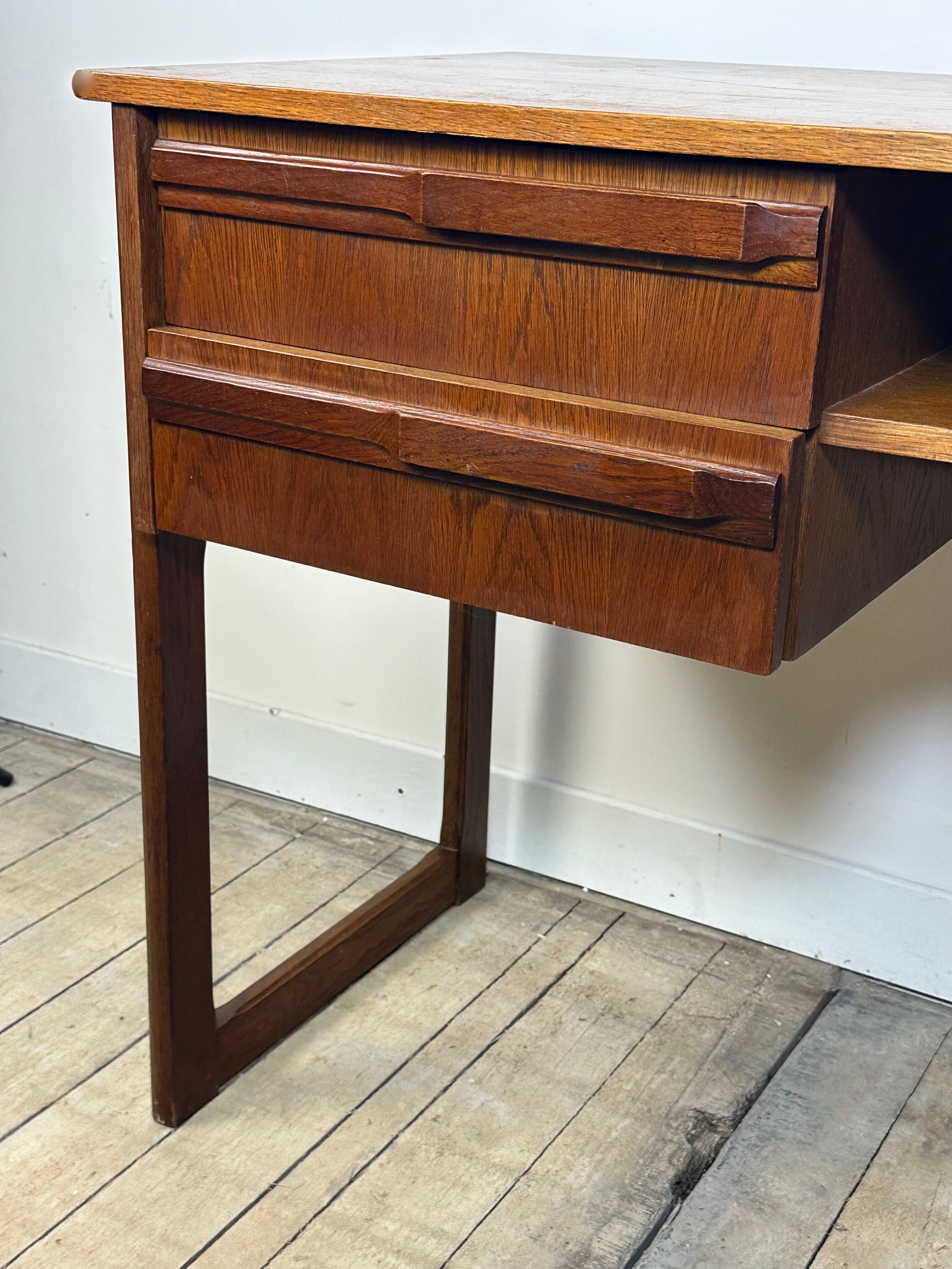 Bureau scandinave vintage 1960 en teck