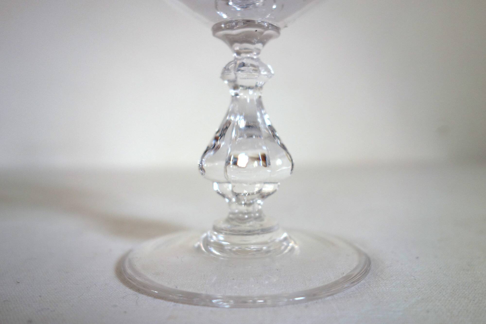 10 wine glasses in Sèvres crystal, Choiseul model