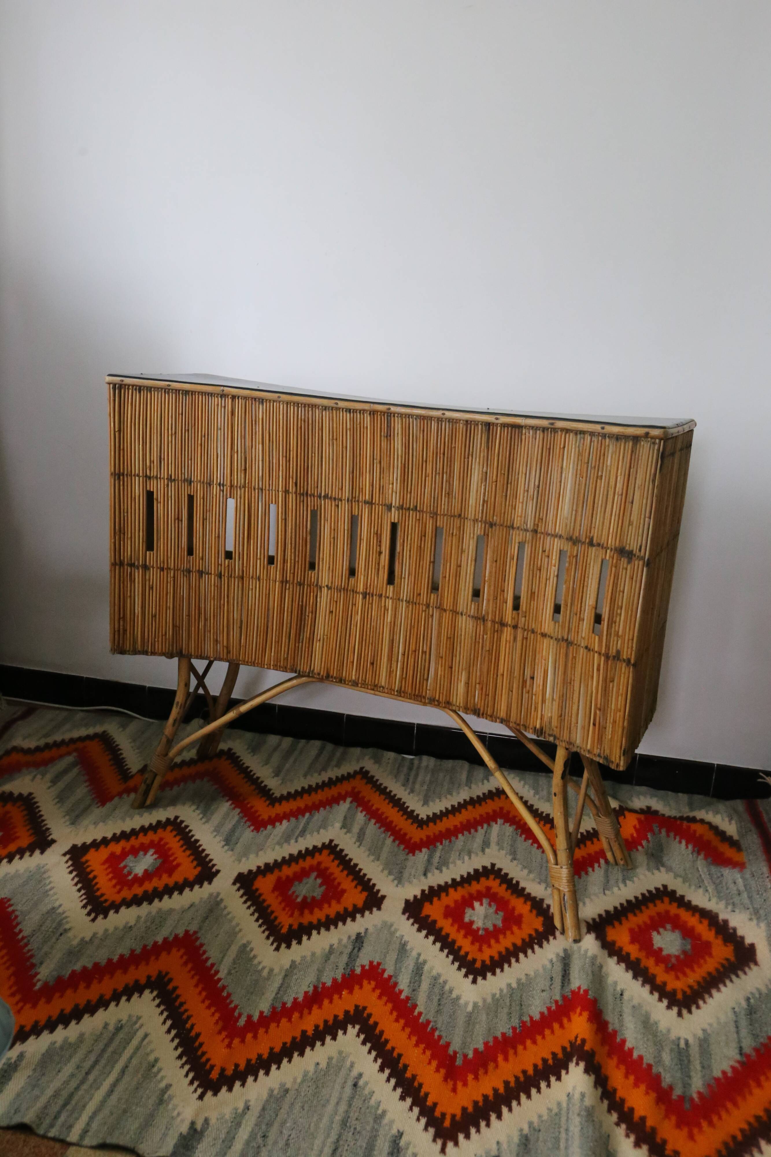 Tiki bar, rattan bar and two stools