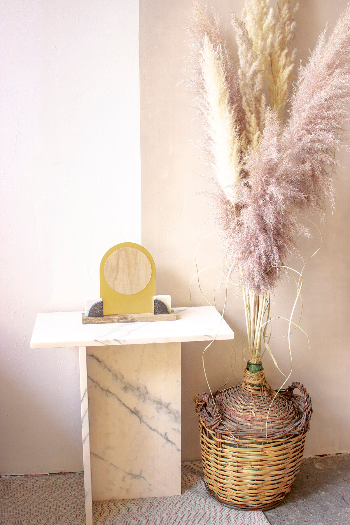 Mirror on base in brass and marble 3 colors