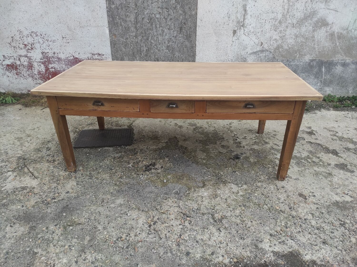 Old farmhouse table of 2x1 m and 8 places in beech and oak